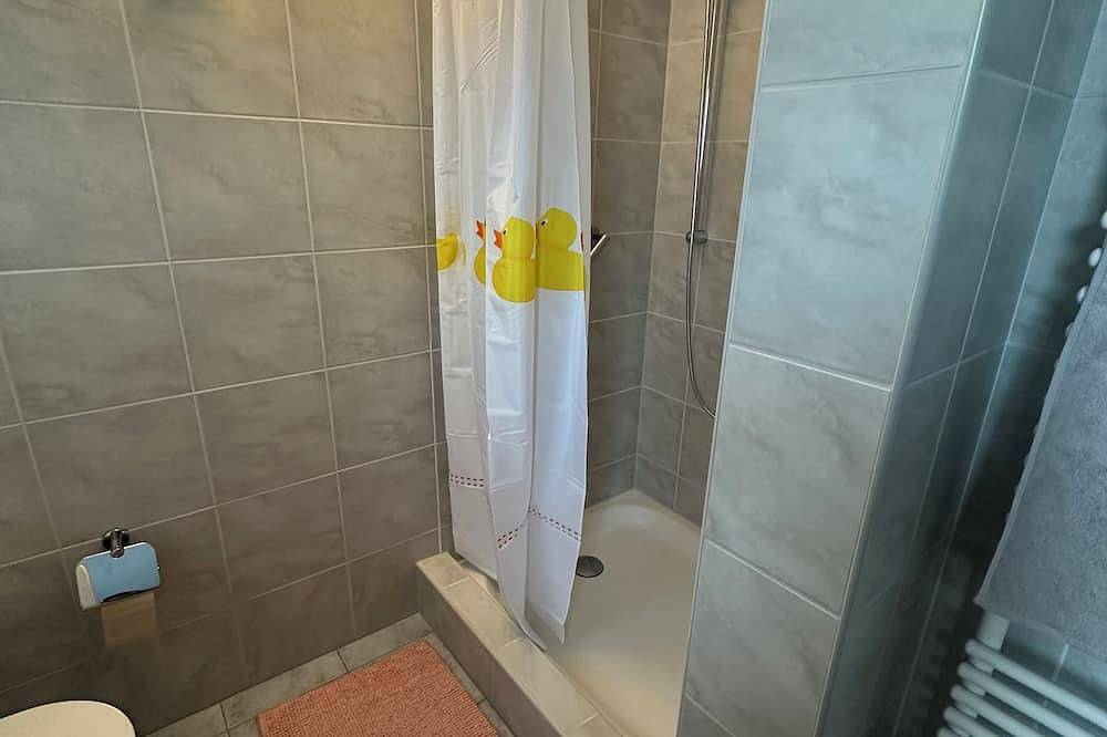 Ganze Wohnung, Tolle Wohnung 5 km vom Skigebiet Laax/Flims entfernt. Direkt oberhalb Golfplatz. in Sagogn, Flims Laax Falera