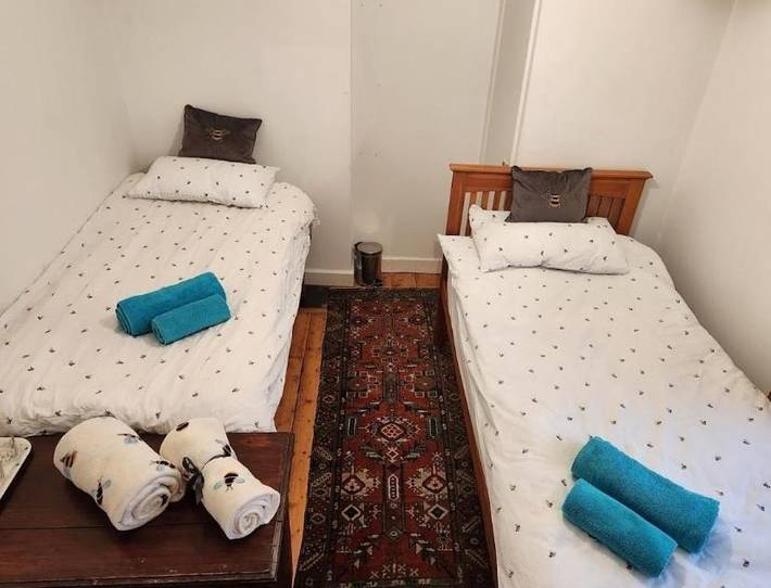 Bed and breakfast for 2 people, with view in Glastonbury