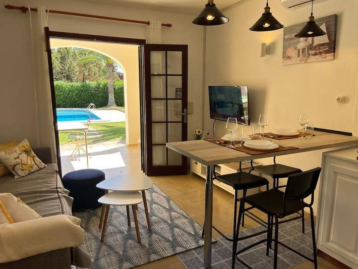 Ferienwohnung für 4 Personen, mit Garten und Terrasse sowie Pool - 1