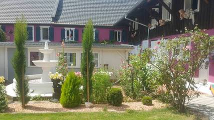 Gîte pour 15 personnes, avec jardin ainsi que balcon et piscine à Westhalten