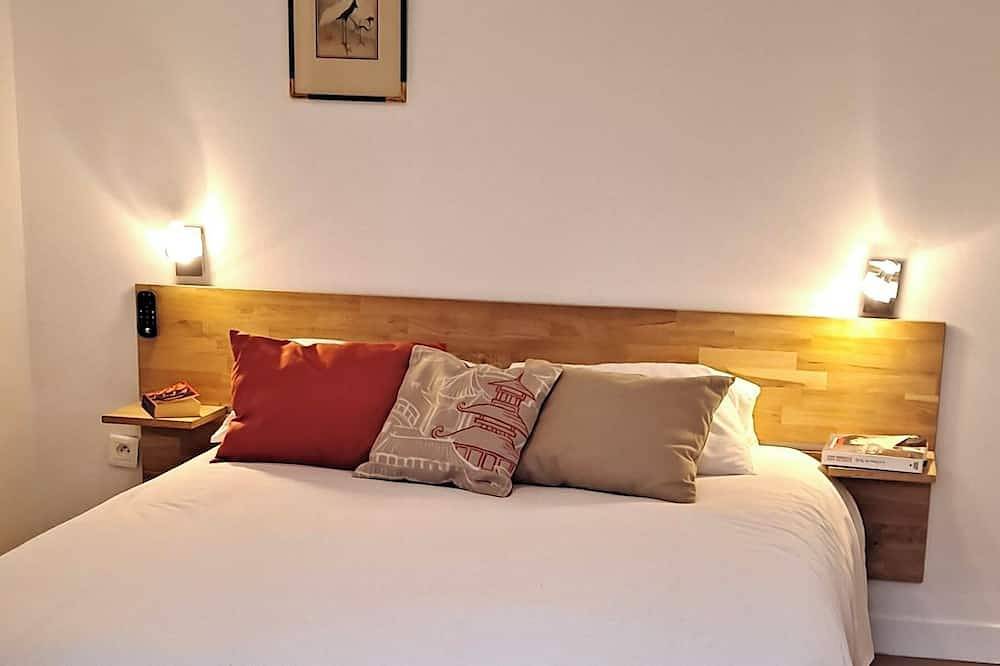 Entire apartment, La Tour-Au Coeur de Langres in Langres, Haute-Marne