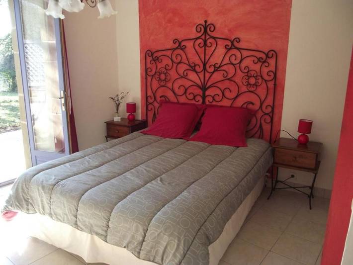 Gîte pour 2 personnes, avec jardin et jacuzzi, adapté aux familles à Saint-Martin-d'Août
