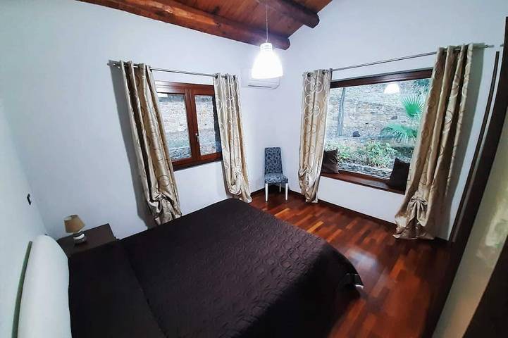 Unabhängige Villa mit Garten, zehn Minuten vom Meer entfernt in Sant'Ambrogio, Cefalù (gemeinde)