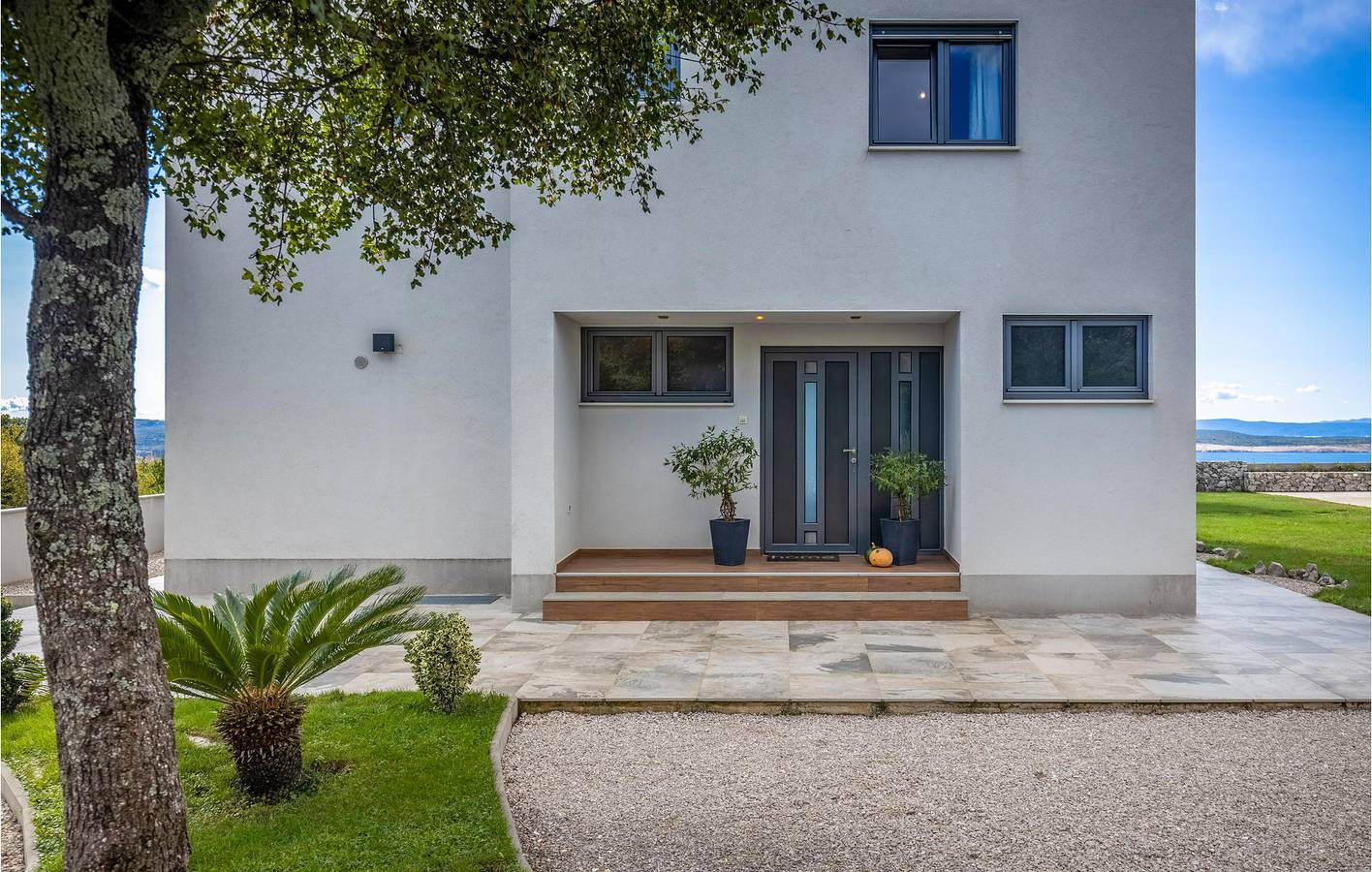 Apartment mit Meerblick, Pool, Terrasse und WLAN – 2,5 km vom Strand entfernt in Crikvenica, Primorje-Gorski Kotar