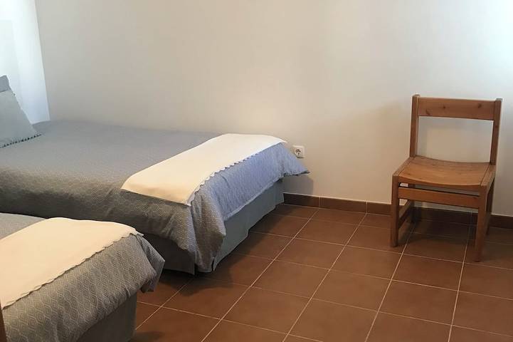 Spacious House in a Quiet Alentejo Village - 4 Bedrooms and Patio with Bbq in Beja Distrikt