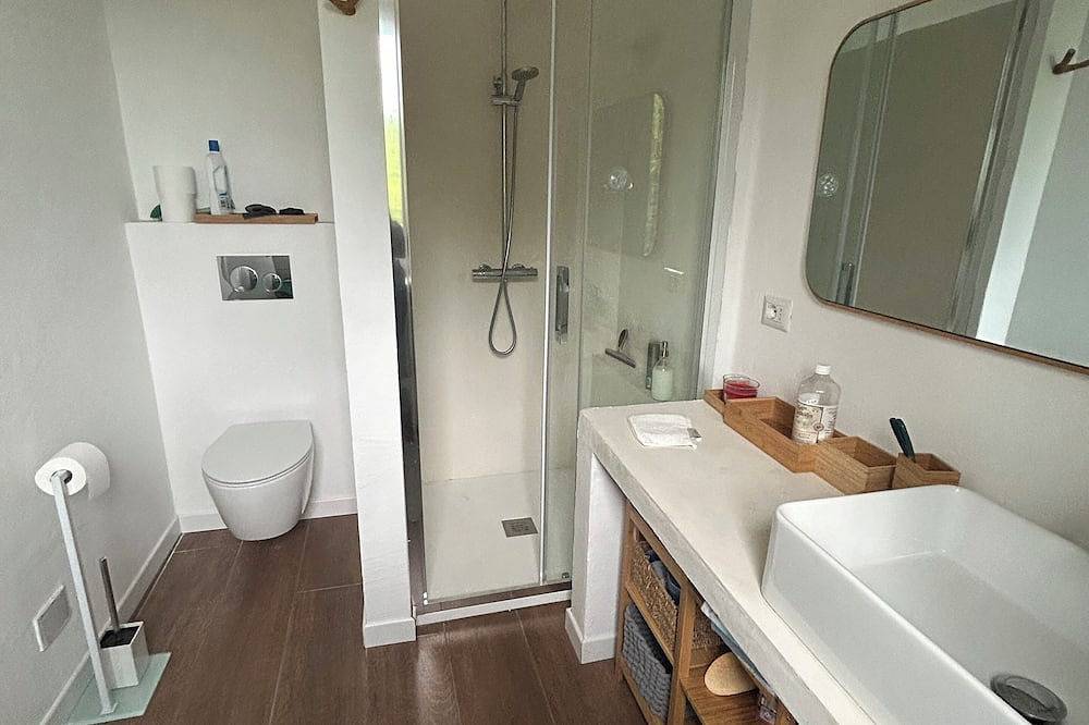 Charming 2-bedroom bed & breakfast in Monferrato with Wifi in Montiglio Monferrato, Asti Province