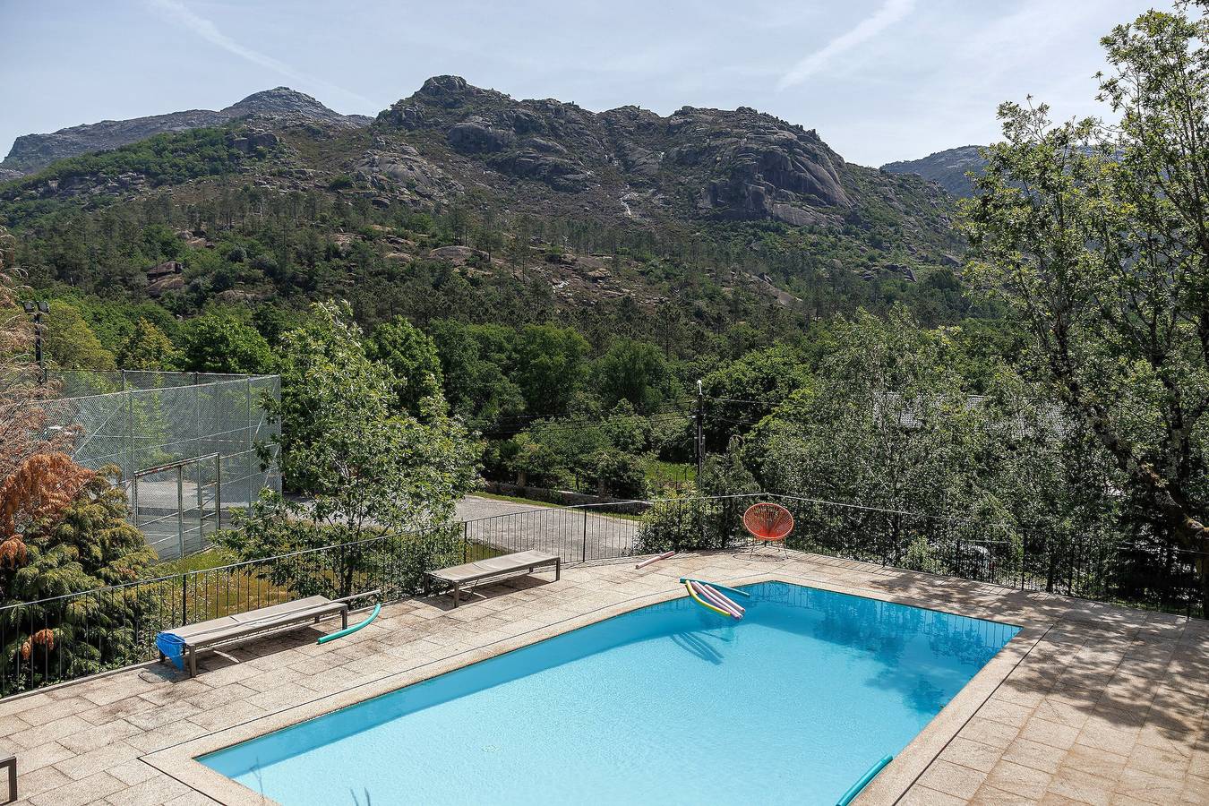 Ferienhaus 'Casa do Chapim' mit Bergblick, Wlan und Klimaanlage in Campo do Gerês, Braga Distrikt