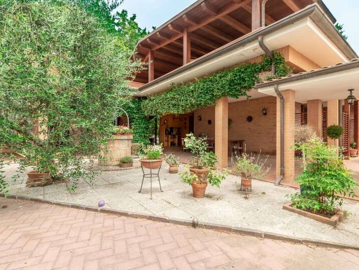 Agriturismo per 8 persone, con giardino in Provincia di Ascoli Piceno