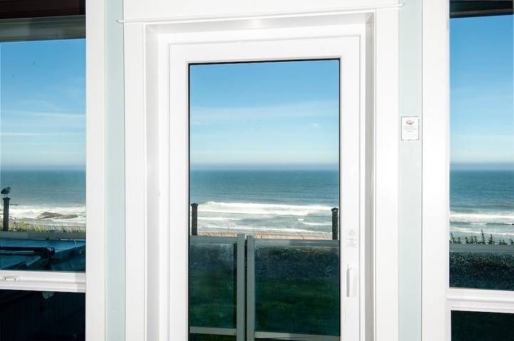 Vacation rental for 4 people, with terrace and hot tub in Lincoln City