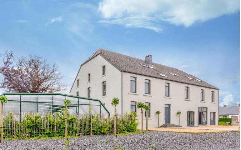 Location de vacances pour 50 personnes, avec Terrasse ainsi que Jardin et Piscine dans Sainte-Cécile (Florenville) - 2