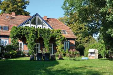 Ferienwohnung für 8 Personen, mit Whirlpool und Garten sowie Terrasse und Sauna in Lenzen (Elbe)