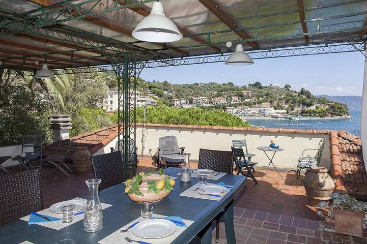 Villa for 4 people, with garden and balcony - 1
