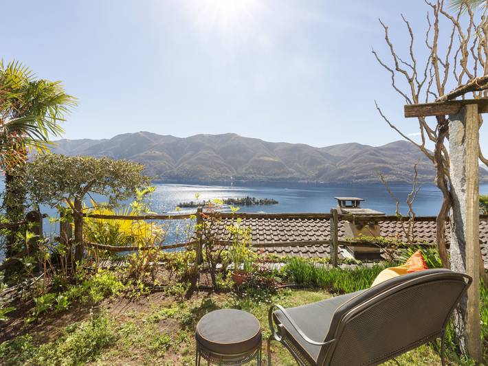 Ferienwohnung für 4 Personen, mit Terrasse und Garten sowie Ausblick und Seeblick in Ronco sopra Ascona
