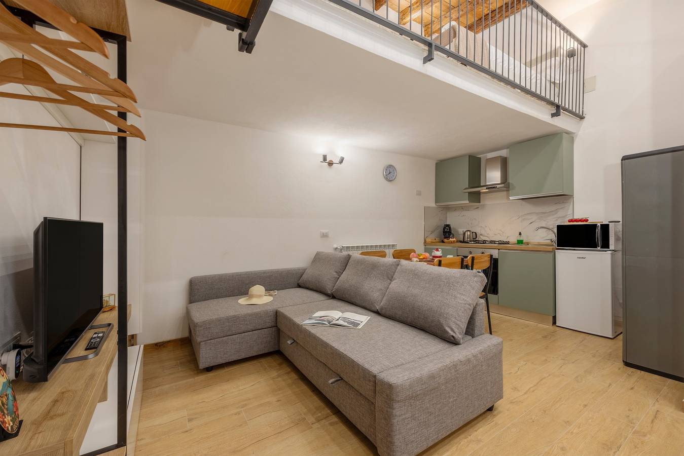 Entire studio, Loft 'Kiccifù Home Palermo' with Wi-Fi and Air Conditioning in Palermo, Palermo Province