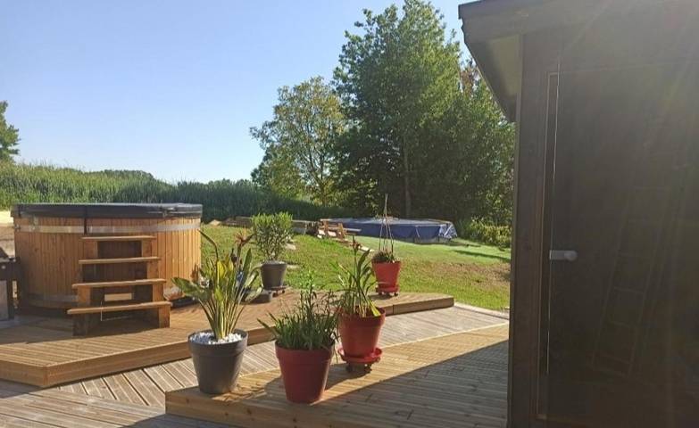 Gîte pour 6 personnes, avec jacuzzi ainsi que sauna et jardin à Le Grand-Lucé - 3