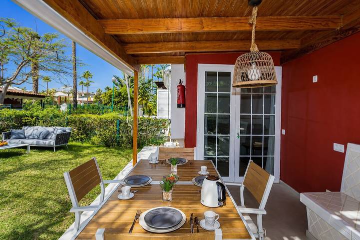 Entire apartment, GuestReady - Los Tunos Barbecue and Pool in Campo Internacional, San Bartolomé de Tirajana