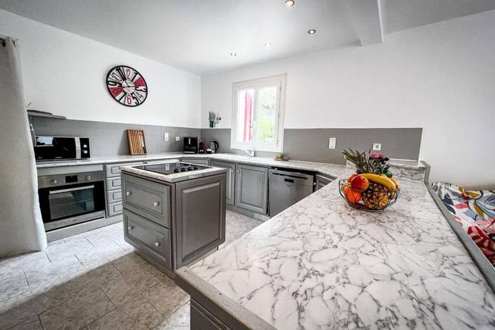 Location de vacances pour 10 personnes, avec terrasse et jardin à Cuttoli-Corticchiato - 3