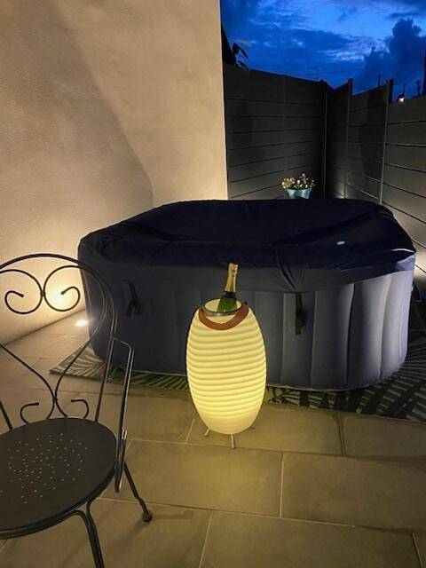 Gîte pour 4 personnes, avec terrasse à Prunay