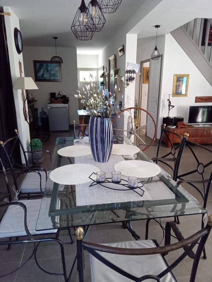 Gîte pour 2 personnes, avec jardin et terrasse à Ploeren
