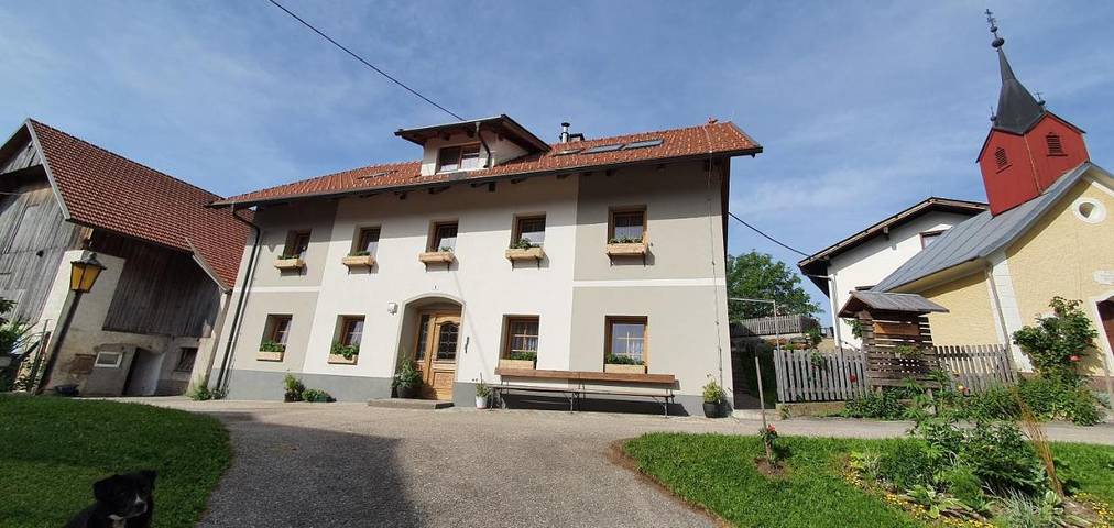Ferienwohnung für 4 Personen, mit Terrasse und Garten sowie Ausblick