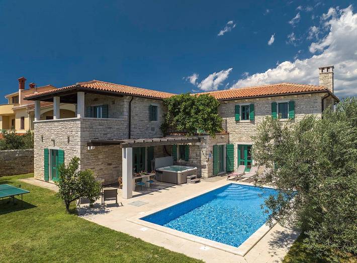 Location de vacances pour 10 personnes, avec piscine et jardin, animaux acceptés à Vodnjan - 2