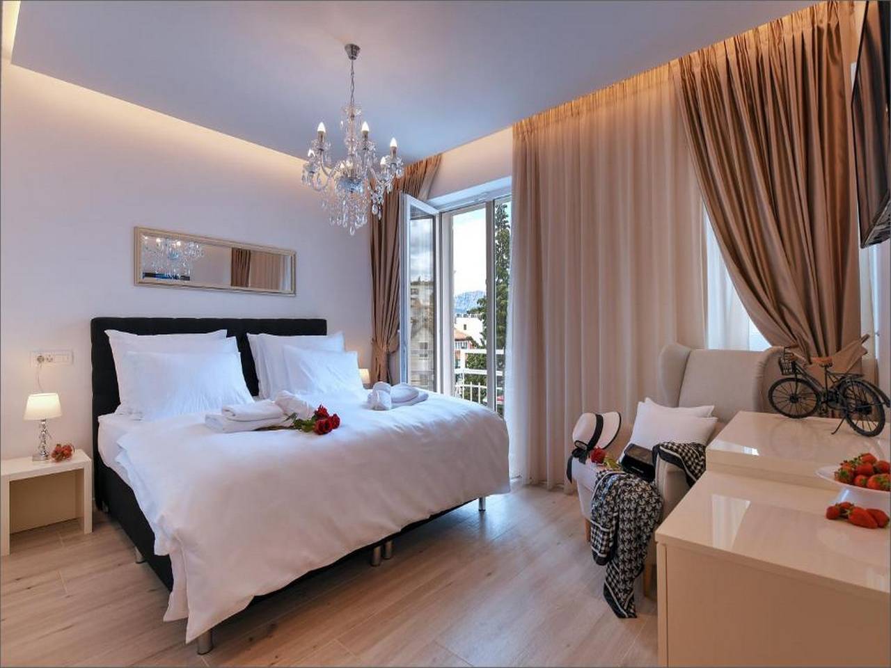 Entire apartment, Via Porto Rooms - Deluxe Double Room with Double Bed and Balcony in Split, Split-Dalmatia