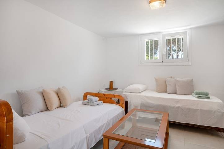 Vasso Galati Country House with Sea View, Wi-Fi, and Air Conditioning in Aegina
