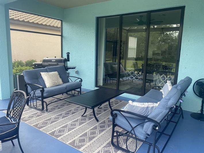 Vacation rental for 8 people, with yard and pool as well as hot tub in North Port FL