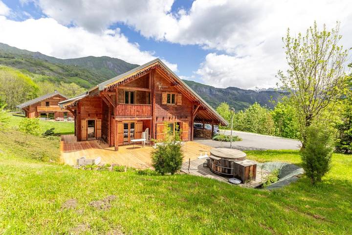 Gîte pour 8 personnes, avec Balcon ainsi que Terrasse et Jardin