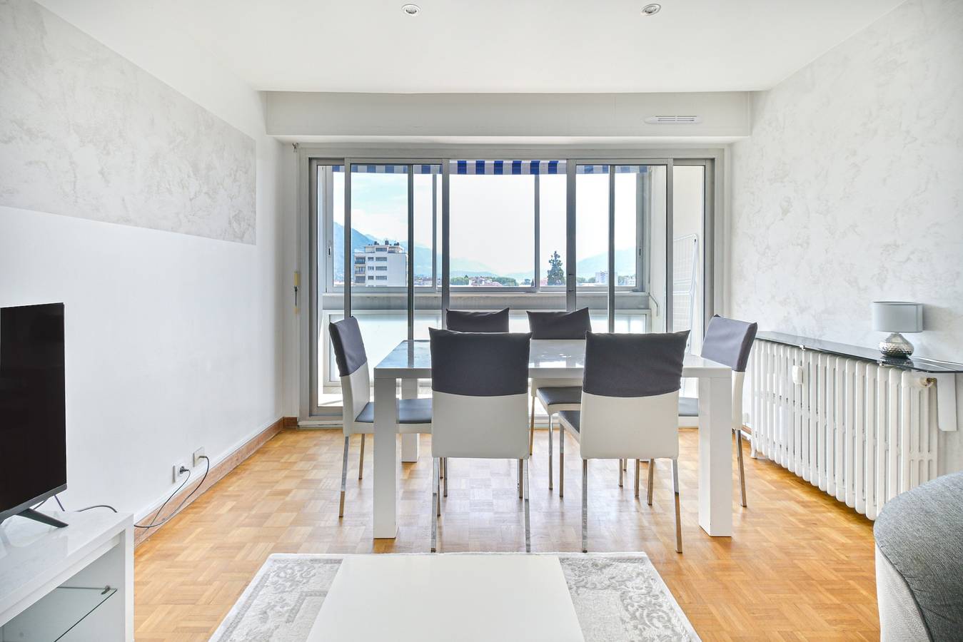 Ganze Wohnung, Großzügiges T4-Apartment mit Seeblick & Bergen – 8 Pers., Wlan, zentrale Lage in Annecy, Annecy (Gemeinde)