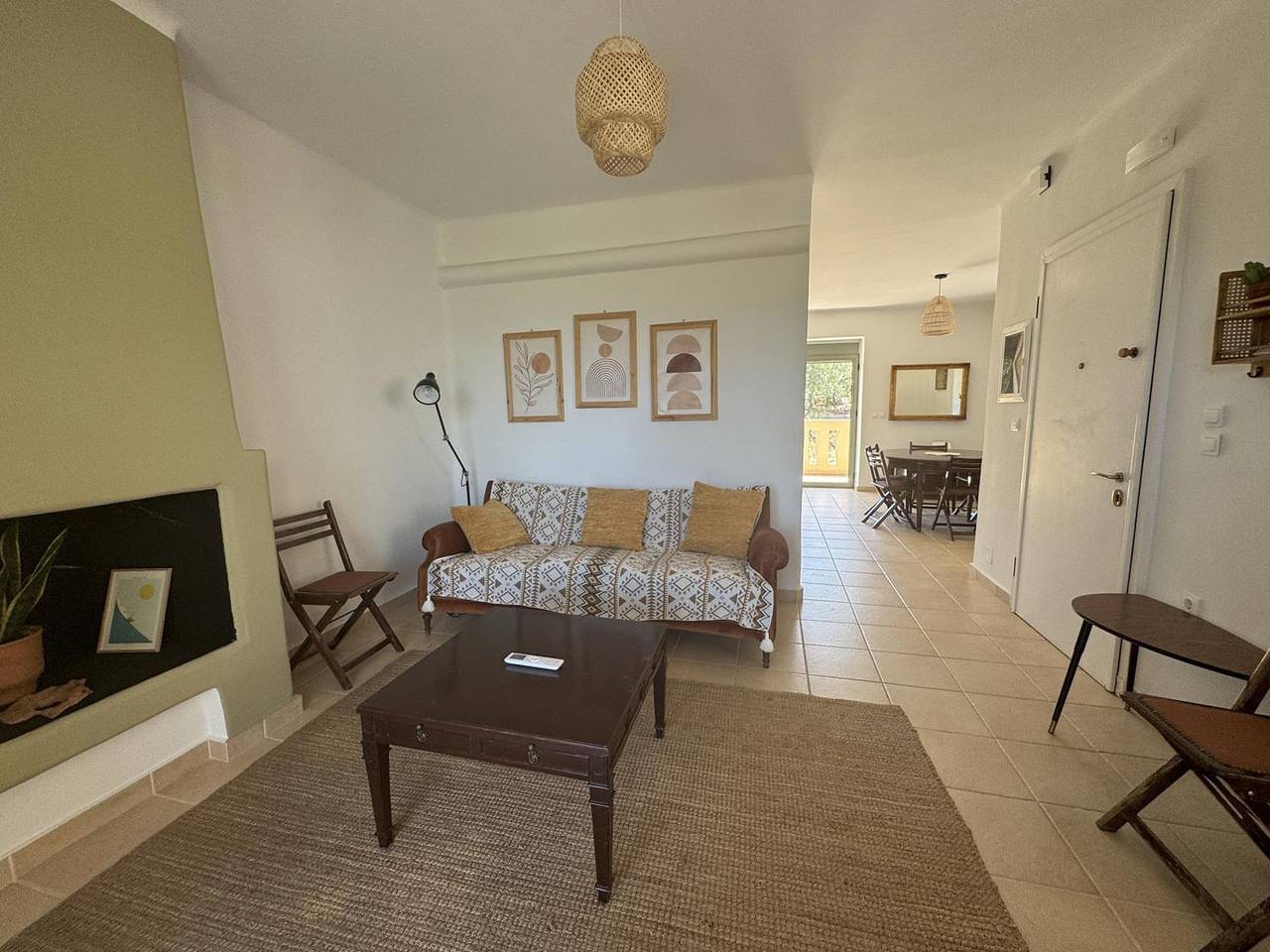 Poulithra, Peloponnese: Charming Holiday Home with Terrace & Sea View in Kinuria