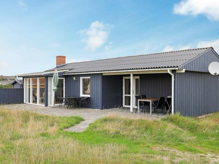 Feriehus for 4 personer, med Terrasse i Vorupør