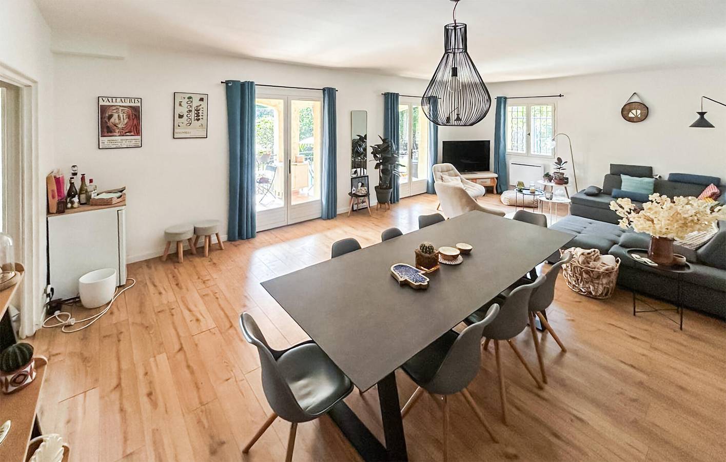 Apartamento junto a la playa con aire acondicionado, piscina y aparcamiento in Vallauris, Costa mediterránea (Francia)