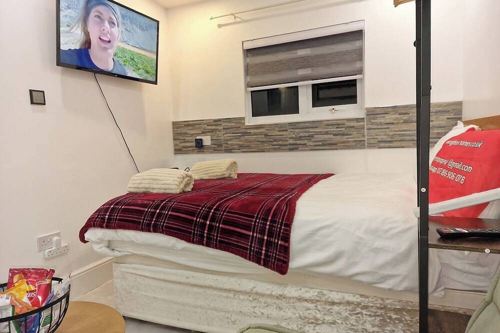 Ganze Wohnung, Nightrest Homes Studio Parking +5 Minutes Airport in Luton, Chiltern Hills