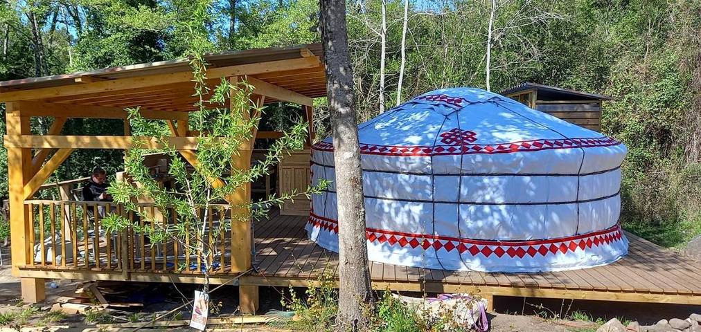 Tente pour 4 personnes, avec Balcon et Terrasse ainsi que Jardin et Vue en Corse-du-Sud