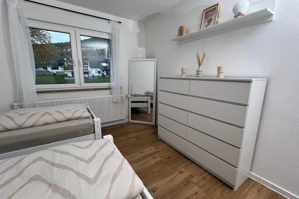 Ganze Wohnung, Traumhafte 3 Zimmer Ferienwohnung mit Balkon in Freudenberg am Main, Taubertal