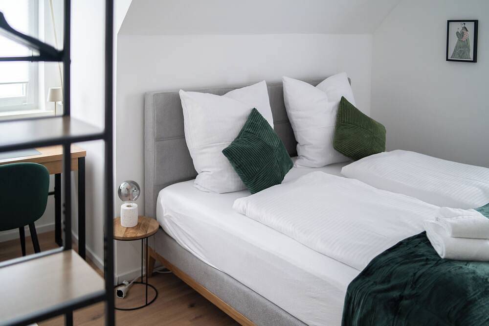 Ganze Wohnung, Modernes, zentrales Apartment mit Boxspringbett und Waschmaschine in Zirndorf, Franken