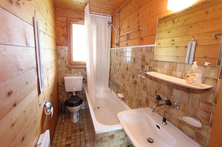 Gîte pour 5 personnes, avec balcon ainsi que jardin et piscine, animaux acceptés à Fiesch - 4