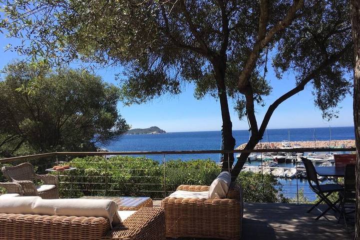 Location de vacances pour 12 personnes dans Port du Niel
