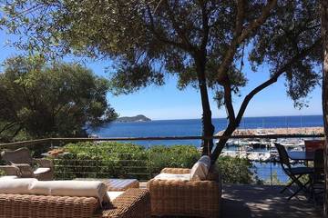 Location de vacances pour 12 personnes, avec terrasse et jardin dans Port du Niel