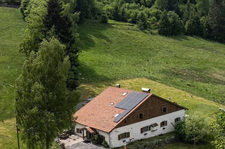 Maison pour 18 personnes, avec sauna ainsi que jardin et jacuzzi à Ventron