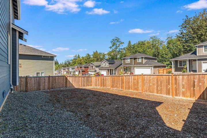 Vacation rental for 8 people, with yard and balcony in Kitsap County