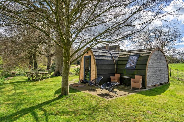 Glamping for 4 people, with Garden in South West England