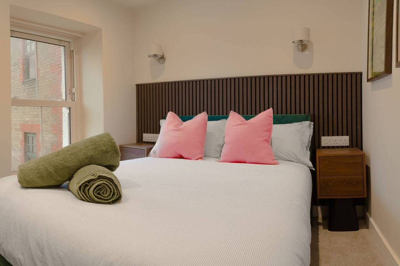 Entire apartment, Modern 3Br Flat in Central Plymouth Free Parking Sleeps 6 in Plymouth, South West England