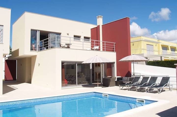 Villa para 10 pessoas, com jardim e piscina em Foz do Arelho