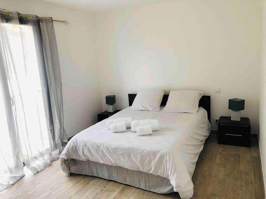 Appartement entier, One-Bedroom Apartment in Aléria, Arrondissement de Corte