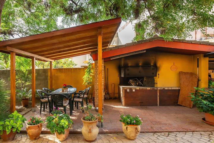 Holiday Home 'Su Pardu' with Private Terrace and Private Garden in Capoterra, Cagliari Province