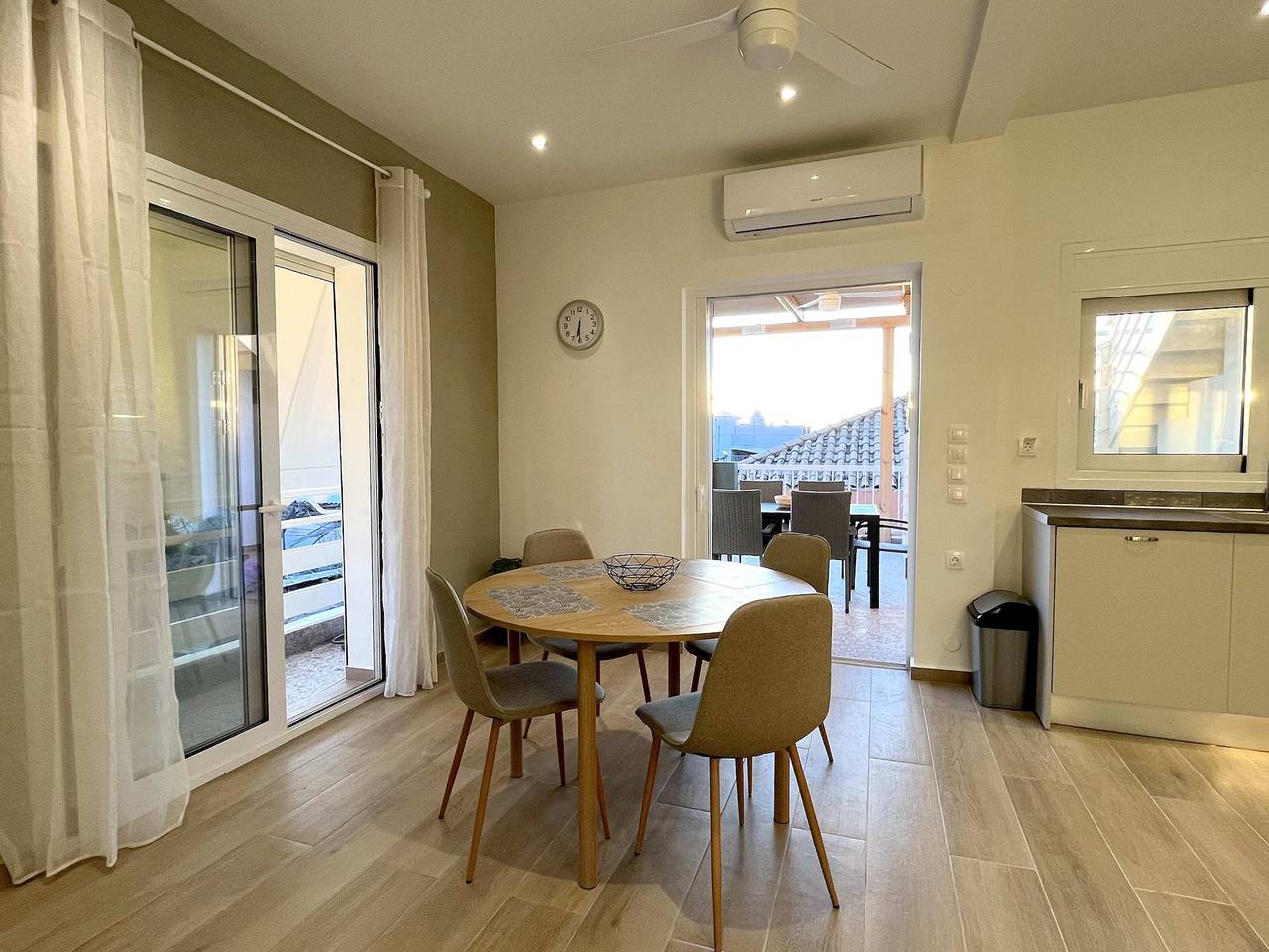 Geheel appartement, Bay View - Bright Modern Penthouse in Center in Kalamata, Messenia