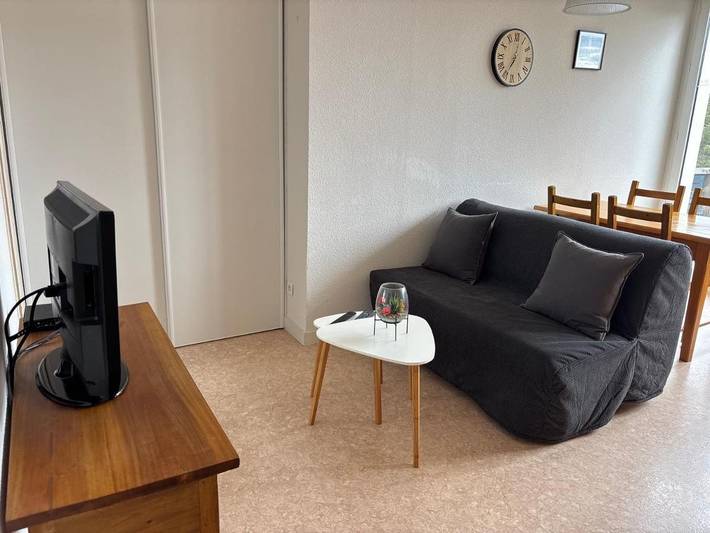 Gîte pour 4 personnes, avec Balcon et Terrasse ainsi que Piscine et Vue à Saint-Laurent-en-Grandvaux - 3