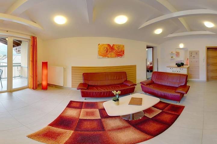 Ferienhaus für 6 Personen, mit Sauna und Garten sowie Balkon